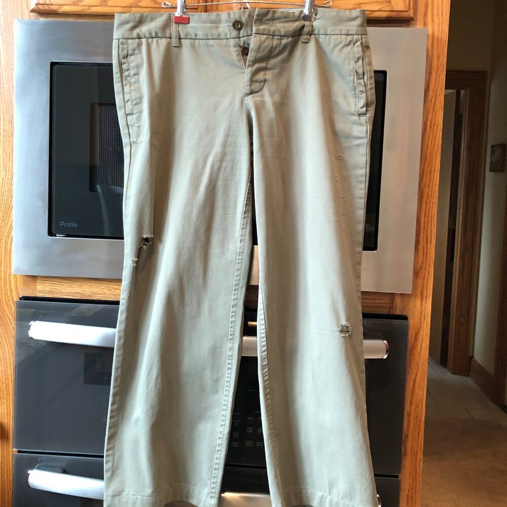 J.Crew Broken-in Boyfriend Crop/Capri Distressed Pants Green Size 8